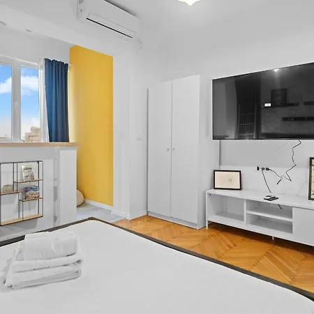 Urban Collective Retreat Apartment
