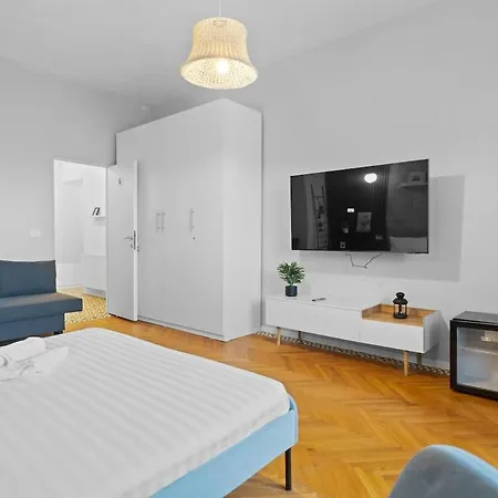 Urban Collective Retreat